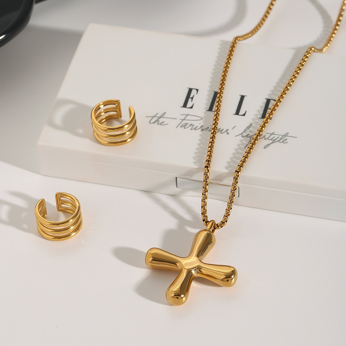 18K Gold Cross Pendant Necklace