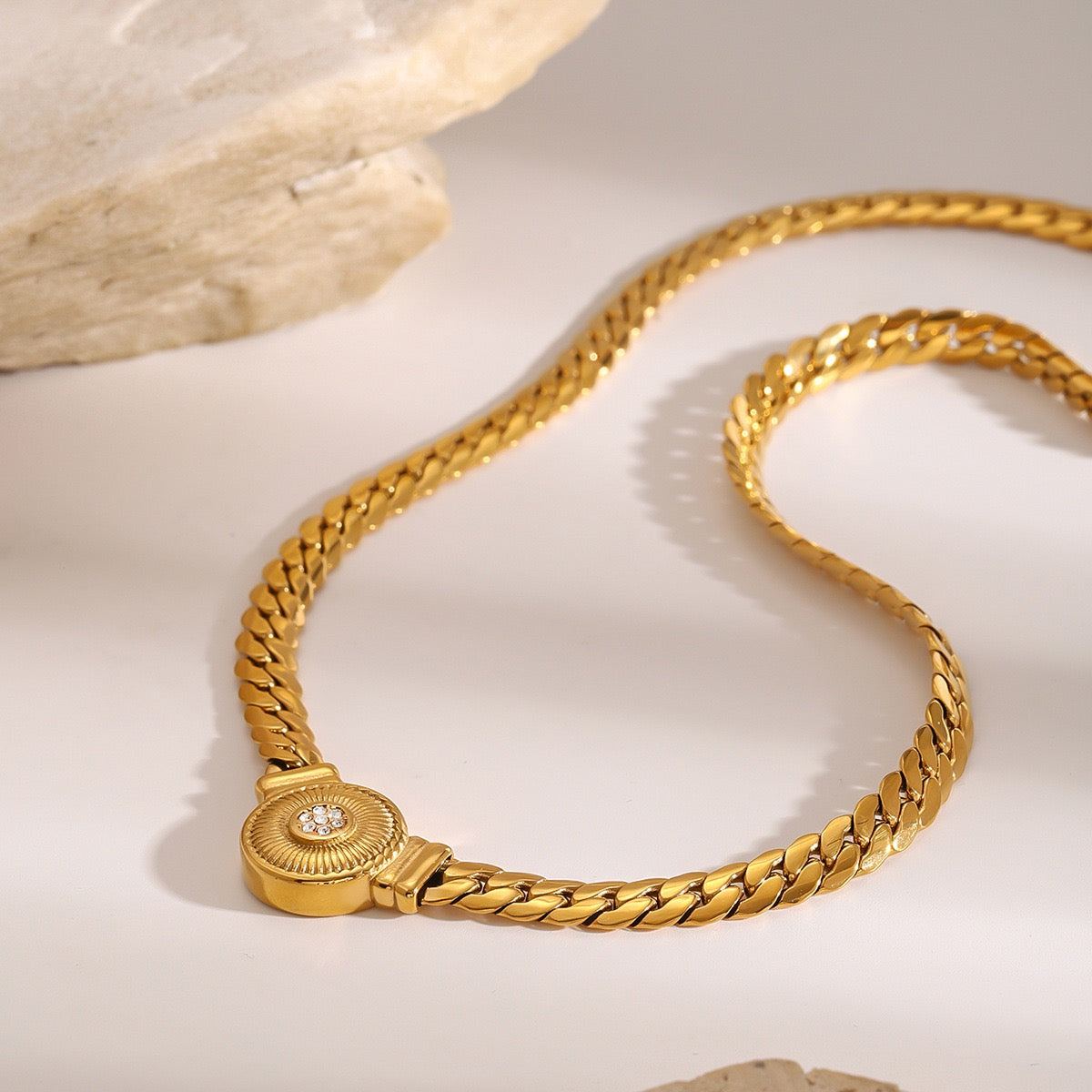 18K Gold Snake Chain with Round Pendant