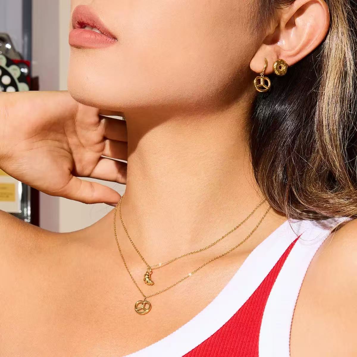 14K Gold Croissant Pendant Necklace