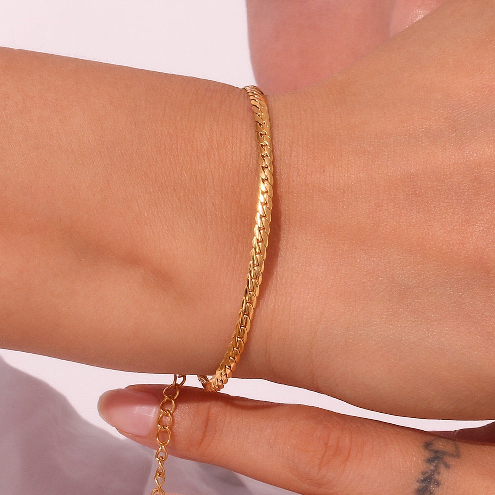 14K Gold Sleek Herringbone Bracelet