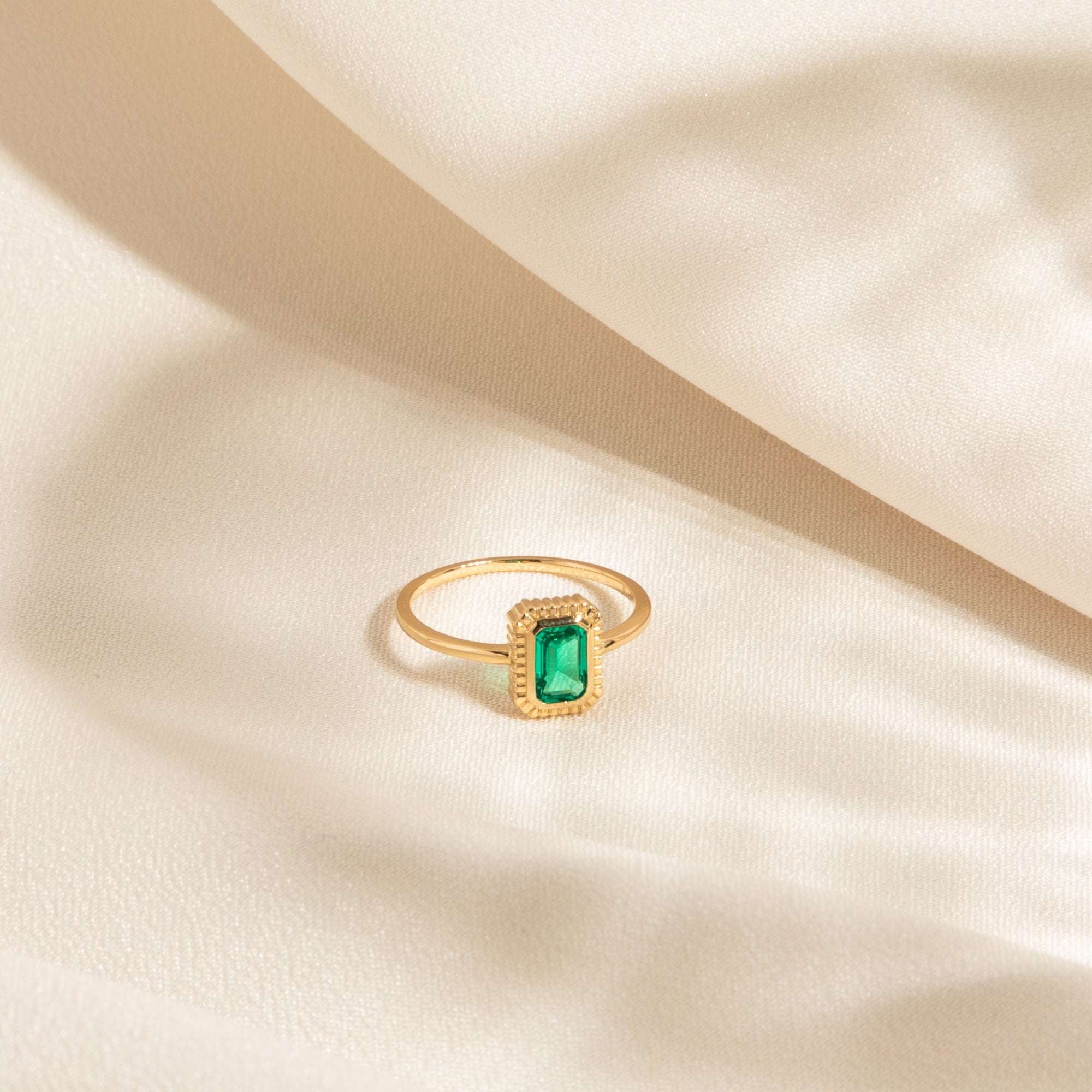 Dainty Ribbed Emerald Ring