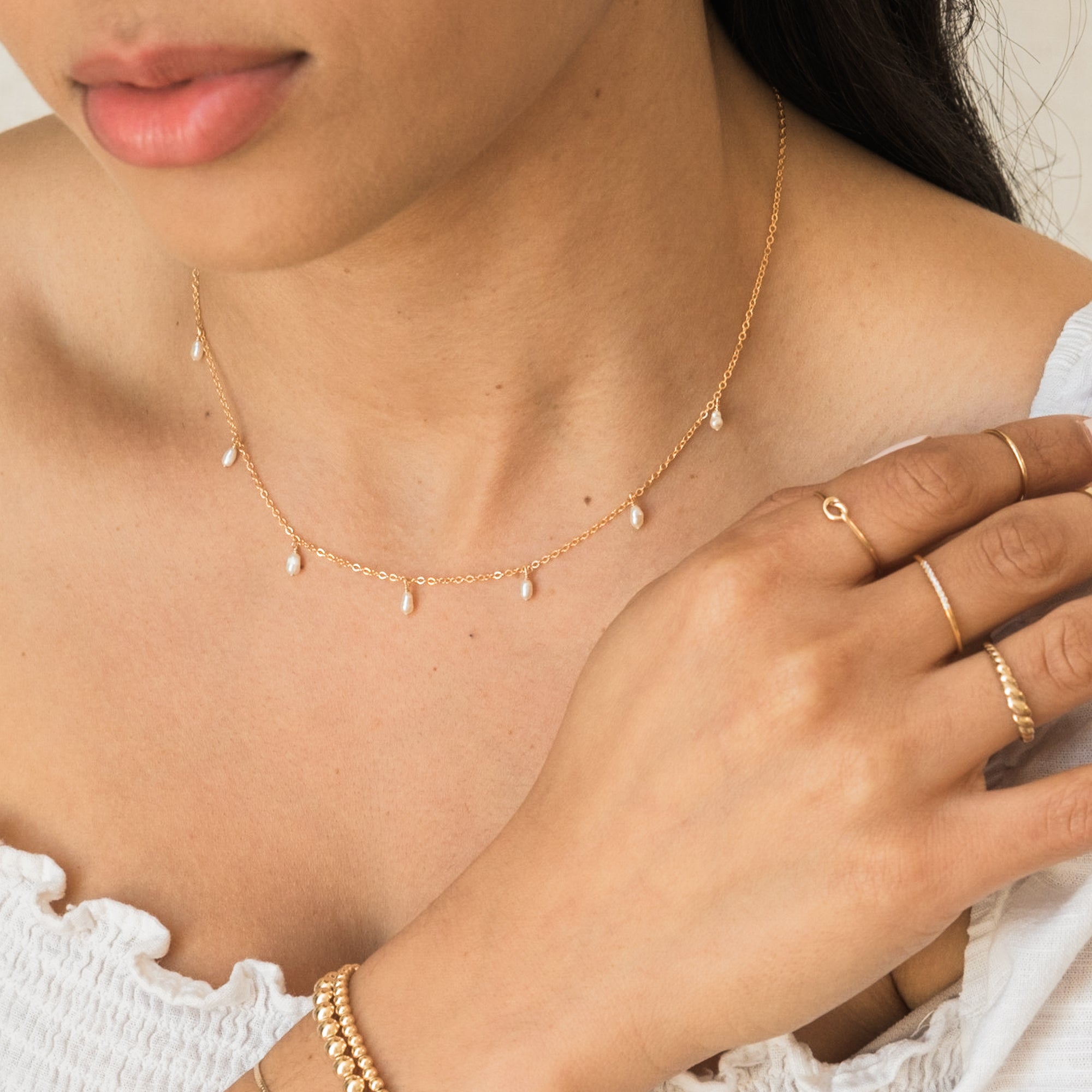 Dangling Pearl Necklace