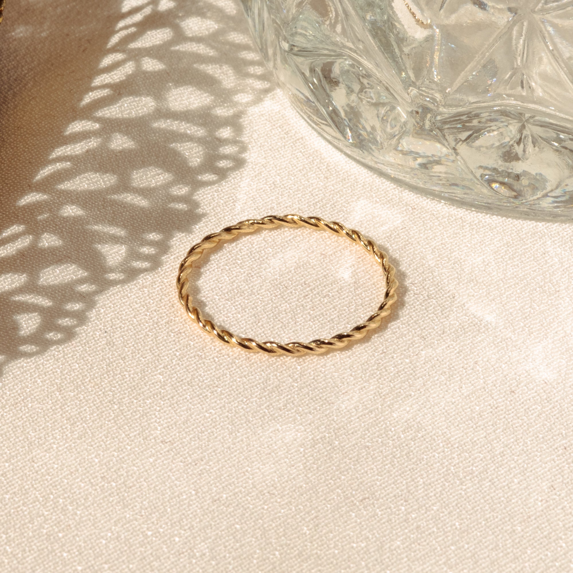 Dainty Twist Ring - 14k Gold