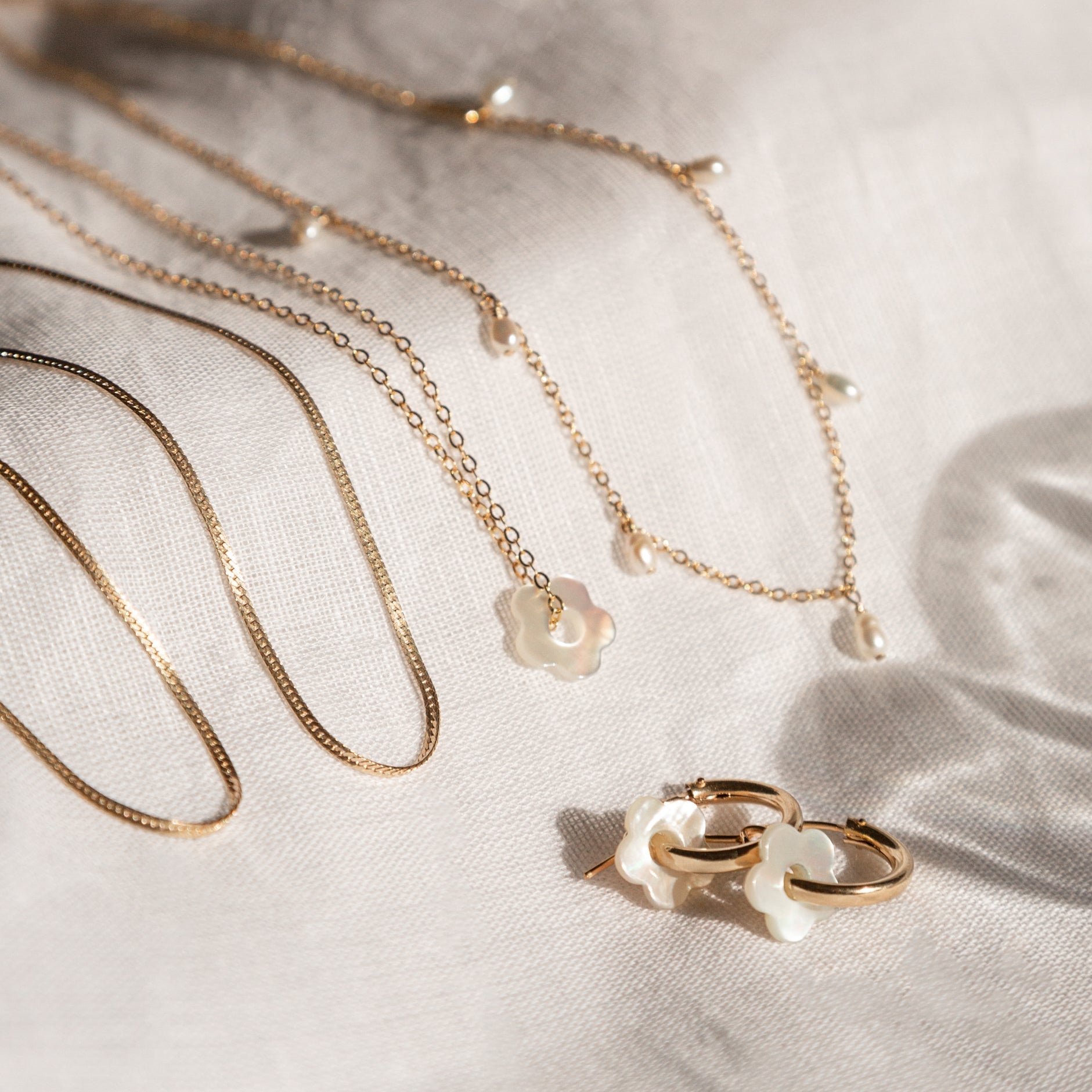 Flower Pearl Necklace