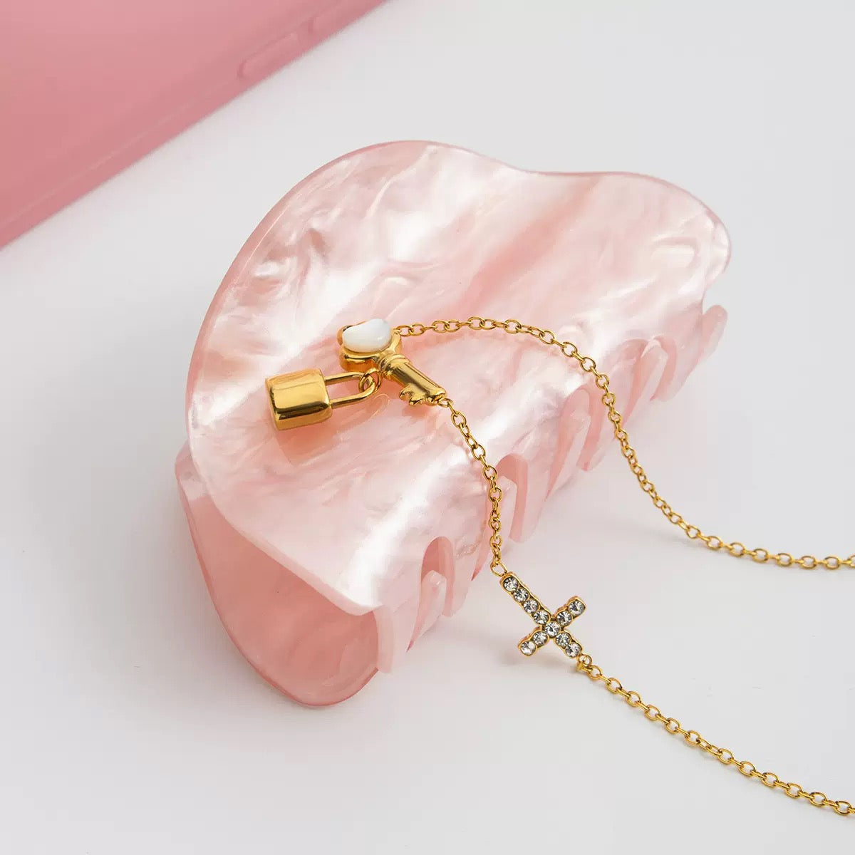 18K Gold Key Lock Pendant Necklace