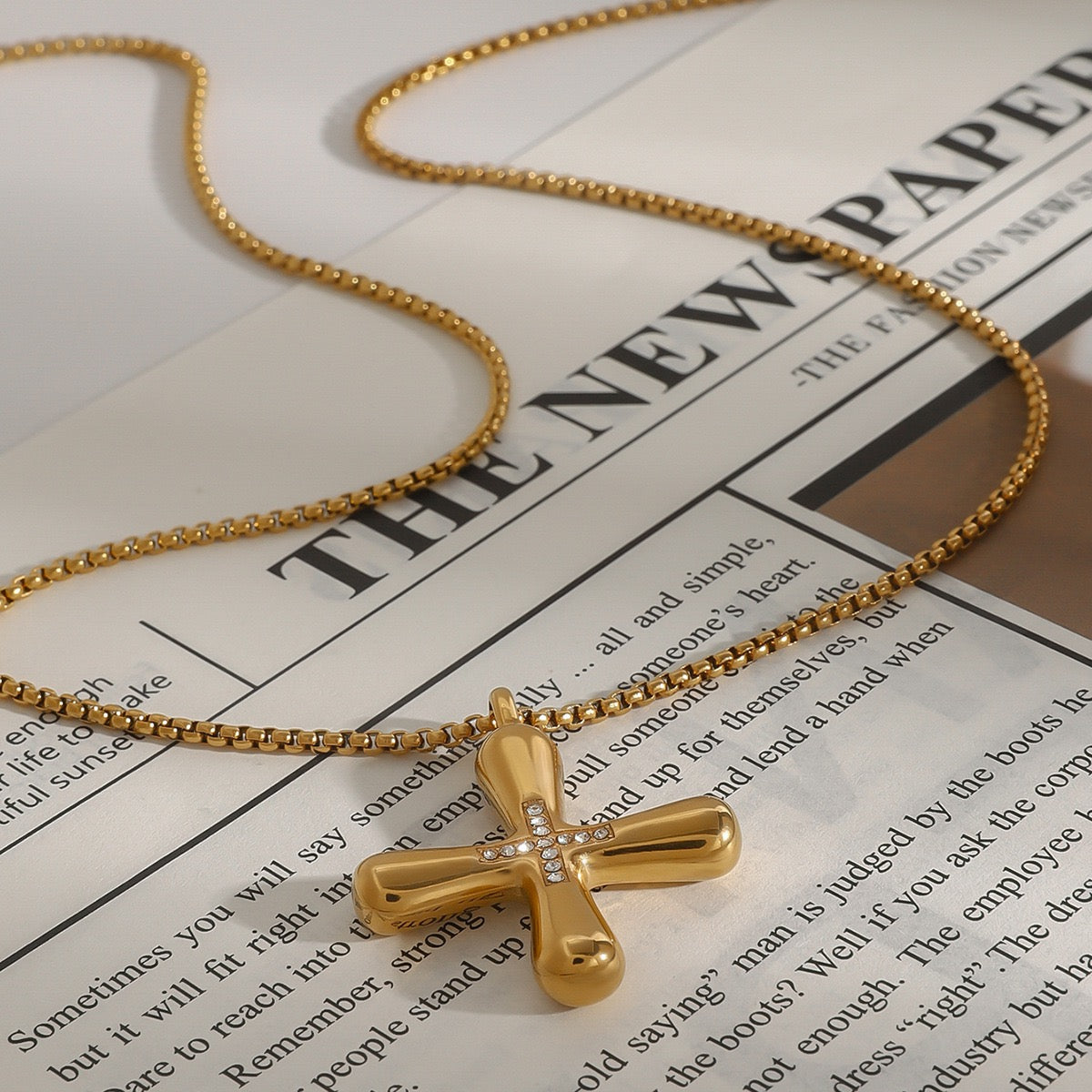 18K Gold Cross Pendant Necklace