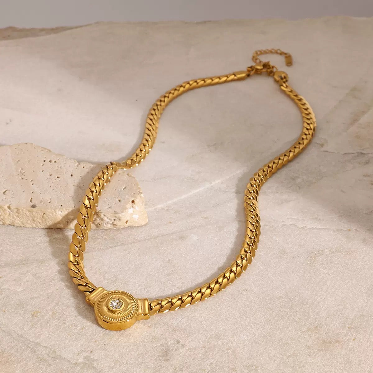18K Gold Snake Chain with Round Pendant