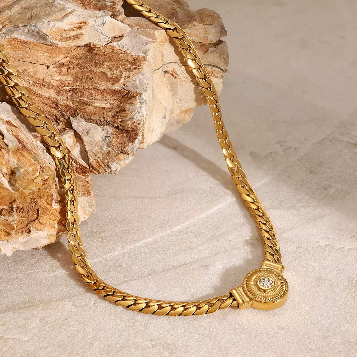 18K Gold Snake Chain with Round Pendant