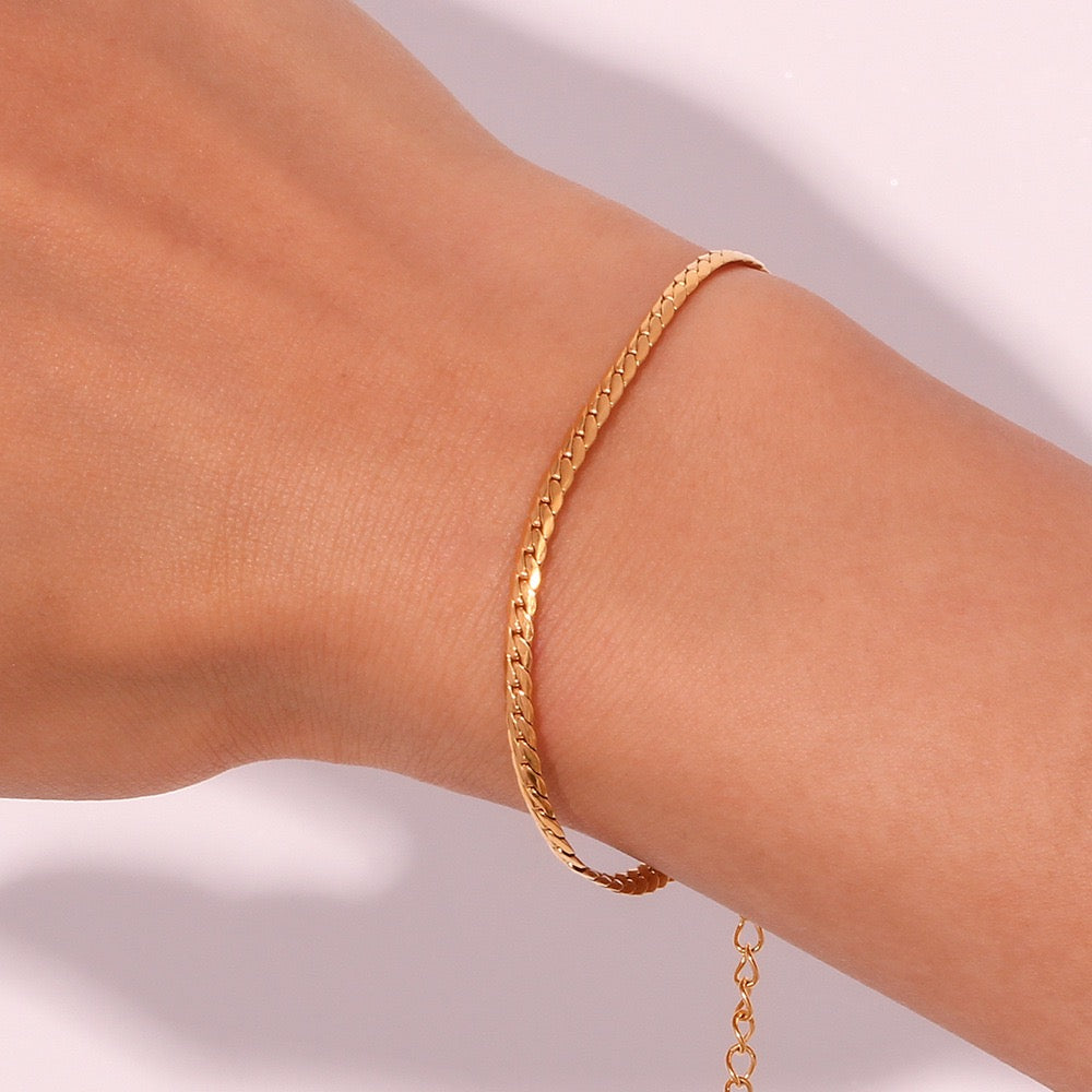 14K Gold Sleek Herringbone Bracelet