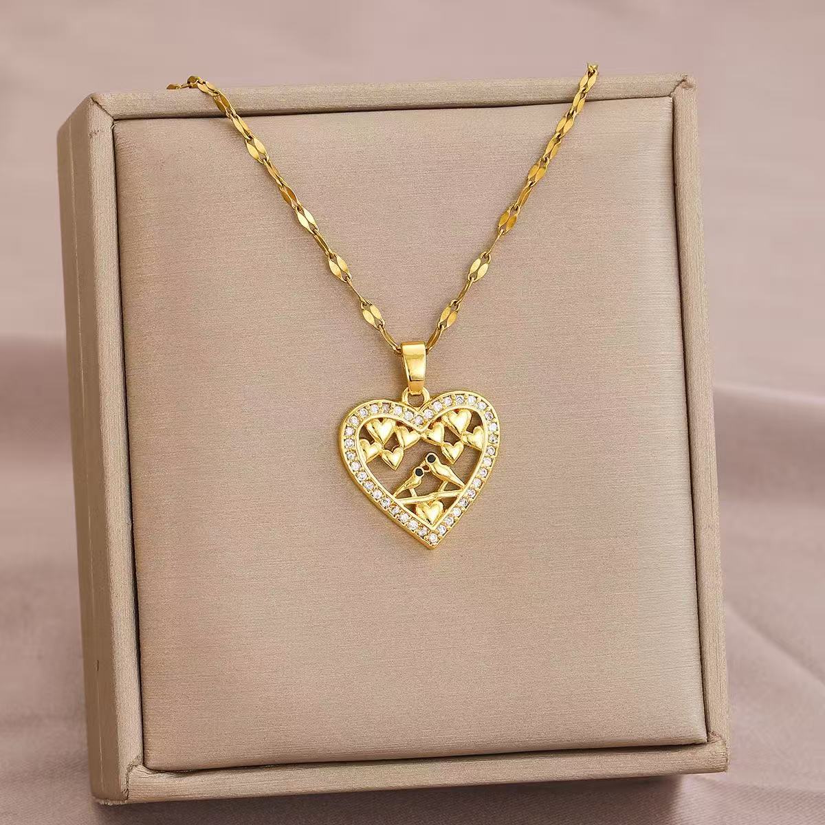 14K Gold Dazzling Heart Necklace