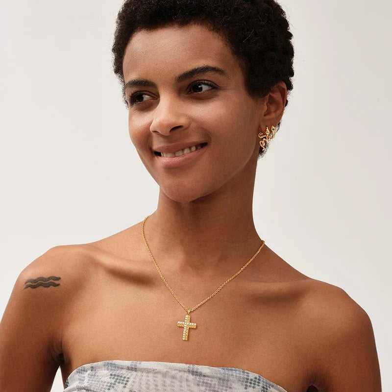 14K Gold Cross Pendant Necklace