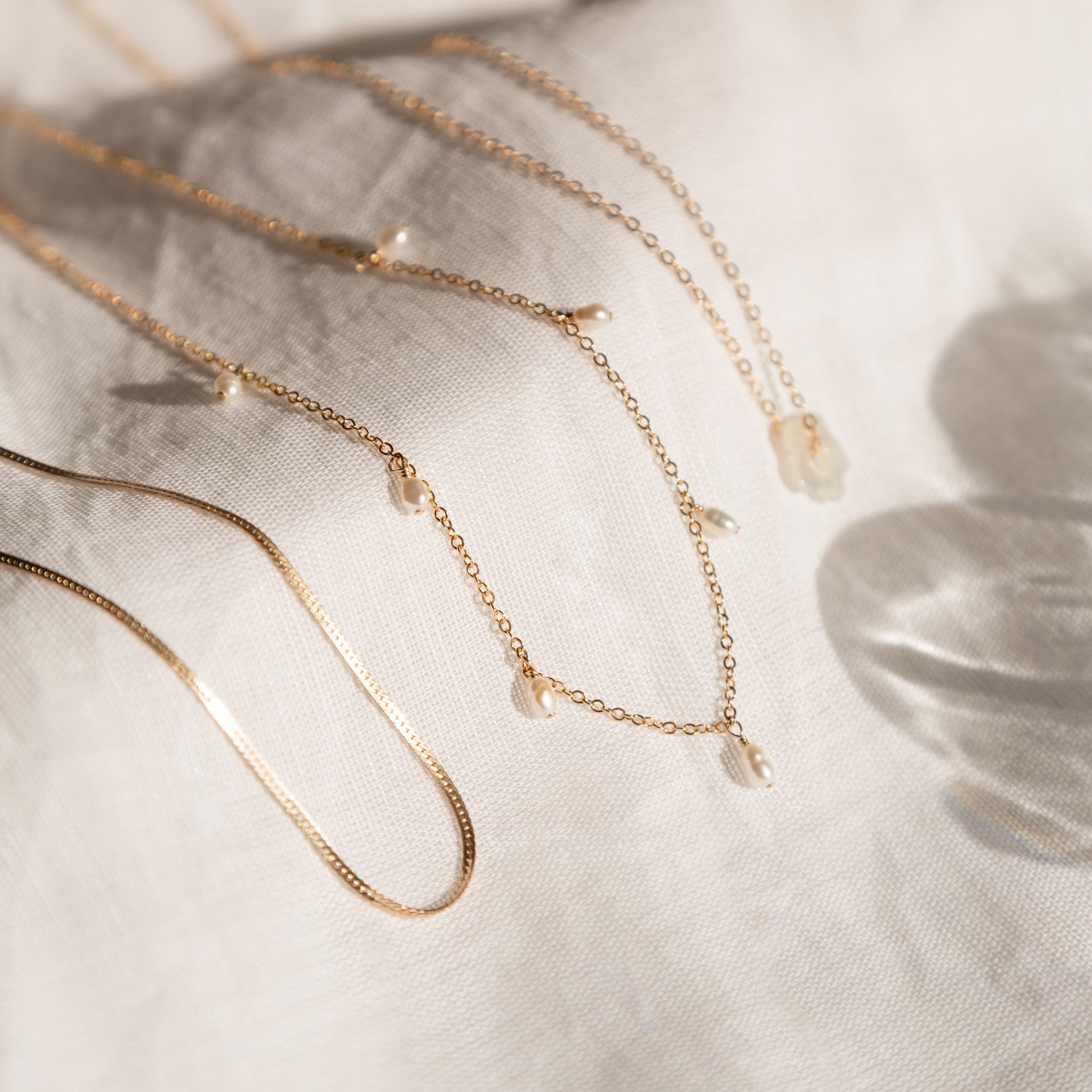 Dangling Pearl Necklace